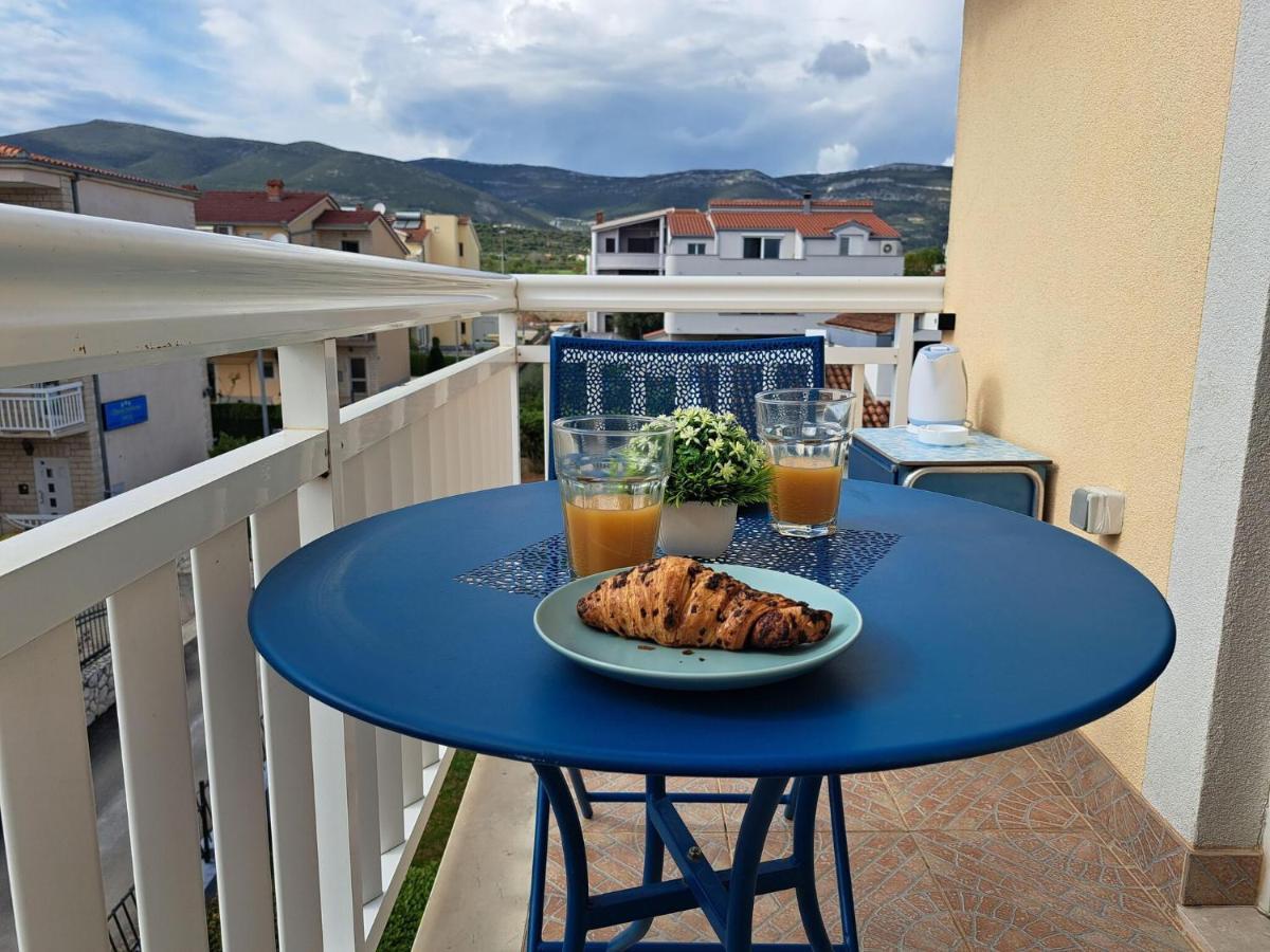 Nice Small Apartment With A Sea View Kaštela Exterior foto